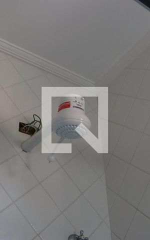 Casa à venda com 299m², 3 quartos e 4 vagas Casa à venda com 299m², 3 quartos e 4 vagasDetalhe do banheiro 1