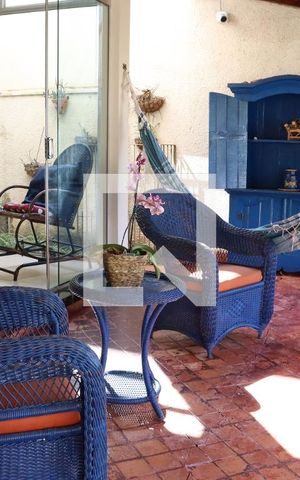 Casa à venda com 299m², 3 quartos e 4 vagas Casa à venda com 299m², 3 quartos e 4 vagasVaranda da Sala