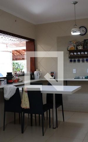 Casa à venda com 299m², 3 quartos e 4 vagas Casa à venda com 299m², 3 quartos e 4 vagasCozinha