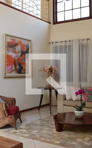 Casa à venda com 299m², 3 quartos e 4 vagas Casa à venda com 299m², 3 quartos e 4 vagasSala
