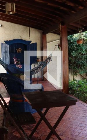Casa à venda com 299m², 3 quartos e 4 vagas Casa à venda com 299m², 3 quartos e 4 vagasVaranda da Sala