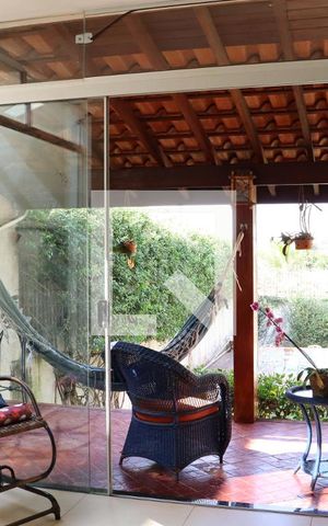Casa à venda com 299m², 3 quartos e 4 vagas Casa à venda com 299m², 3 quartos e 4 vagasDetalhe da sala de jantar