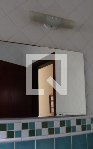 Casa à venda com 299m², 3 quartos e 4 vagas Casa à venda com 299m², 3 quartos e 4 vagasDetalhe do banheiro 1