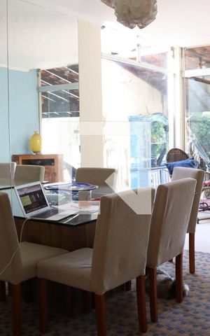 Casa à venda com 299m², 3 quartos e 4 vagas Casa à venda com 299m², 3 quartos e 4 vagasSala de Jantar