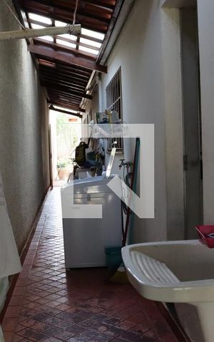 Casa à venda com 299m², 3 quartos e 4 vagas Casa à venda com 299m², 3 quartos e 4 vagasÁrea de Serviço