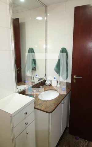 Apartamento à venda com 181m², 3 quartos e 4 vagasBanheiro