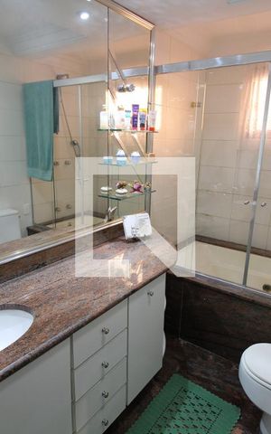 Apartamento à venda com 181m², 3 quartos e 4 vagasBanheiro