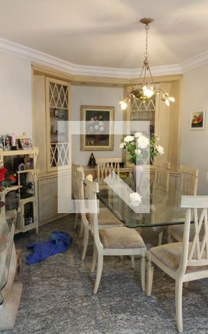 Apartamento à venda com 181m², 3 quartos e 4 vagasÁrea comum