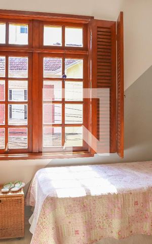 Casa de condomínio à venda com 168m², 4 quartos e 2 vagas Casa de condomínio à venda com 168m², 4 quartos e 2 vagasQuarto 2