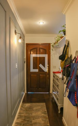 Casa de condomínio à venda com 168m², 4 quartos e 2 vagas Casa de condomínio à venda com 168m², 4 quartos e 2 vagasEntrada