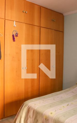 Casa de condomínio à venda com 168m², 4 quartos e 2 vagas Casa de condomínio à venda com 168m², 4 quartos e 2 vagasSuíte