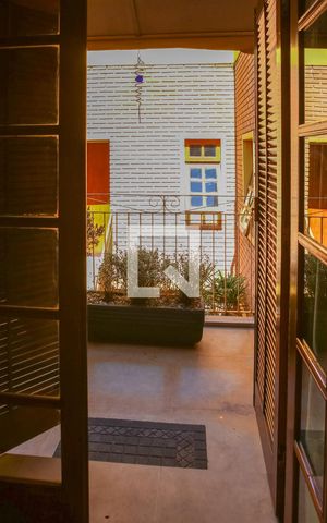 Casa de condomínio à venda com 168m², 4 quartos e 2 vagas Casa de condomínio à venda com 168m², 4 quartos e 2 vagasSuíte