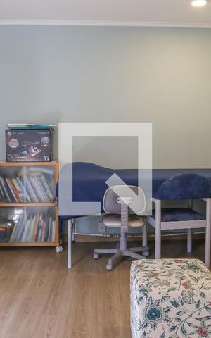 Casa de condomínio à venda com 168m², 4 quartos e 2 vagas Casa de condomínio à venda com 168m², 4 quartos e 2 vagasEscritório