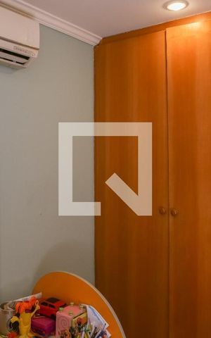 Casa de condomínio à venda com 168m², 4 quartos e 2 vagas Casa de condomínio à venda com 168m², 4 quartos e 2 vagasQuarto 3
