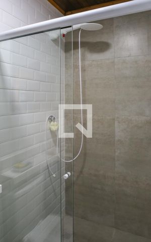 Casa de condomínio à venda com 168m², 4 quartos e 2 vagas Casa de condomínio à venda com 168m², 4 quartos e 2 vagasBanheiro de serviço