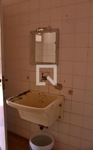 Casa à venda com 1500m², 5 quartos e NaN vagas Casa à venda com 1500m², 5 quartos e NaN vagasBanheiro de serviço