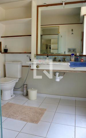 Casa à venda com 1500m², 5 quartos e NaN vagas Casa à venda com 1500m², 5 quartos e NaN vagasBanheiro da Suíte 2