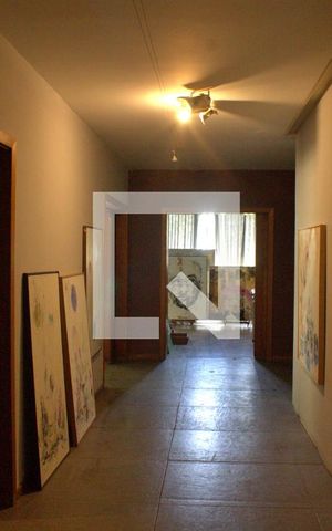 Casa à venda com 1500m², 5 quartos e NaN vagas Casa à venda com 1500m², 5 quartos e NaN vagasCorredor