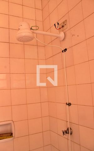 Casa à venda com 1500m², 5 quartos e NaN vagas Casa à venda com 1500m², 5 quartos e NaN vagasBanheiro de serviço
