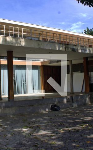 Casa à venda com 1500m², 5 quartos e NaN vagas Casa à venda com 1500m², 5 quartos e NaN vagasÁrea externa
