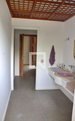 Casa à venda com 1500m², 5 quartos e NaN vagas Casa à venda com 1500m², 5 quartos e NaN vagasBanheiro
