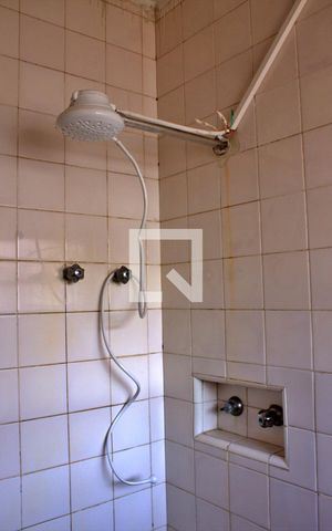 Casa à venda com 1500m², 5 quartos e NaN vagas Casa à venda com 1500m², 5 quartos e NaN vagasBanheiro de serviço