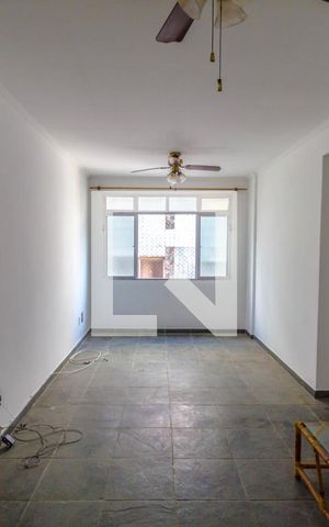 Apartamento para alugar com 80m², 2 quartos e 1 vagaSala