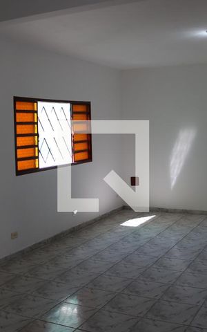 Casa à venda com 200m², 4 quartos e 2 vagasEscada e Hall dos Quartos