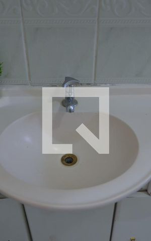 Casa de condomínio à venda com 180m², 4 quartos e 1 vaga Casa de condomínio à venda com 180m², 4 quartos e 1 vagaBanheiro