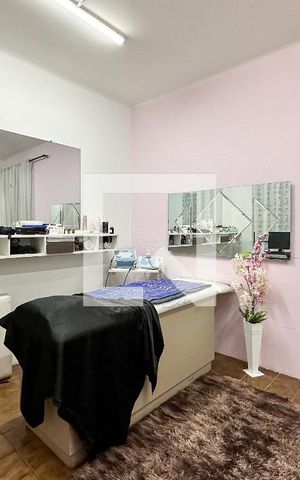 Casa à venda com 259m², 4 quartos e 3 vagas Casa à venda com 259m², 4 quartos e 3 vagasQuarto 1