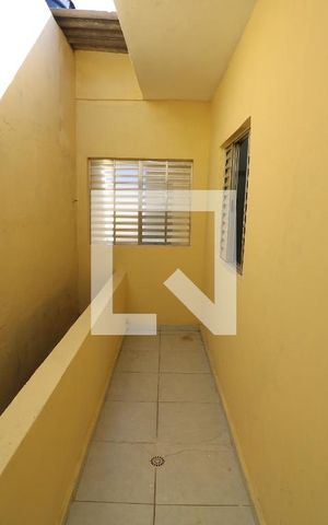 Casa para alugar com 100m², 2 quartos e 1 vagaCorredor