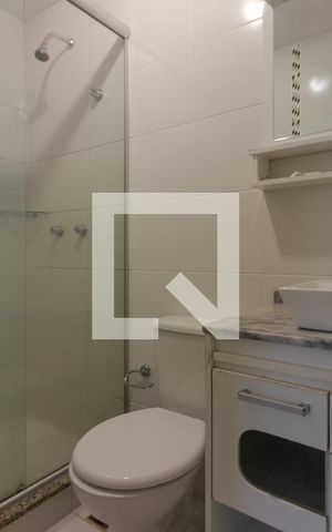 Apartamento à venda com 58m², 2 quartos e 2 vagas Apartamento à venda com 58m², 2 quartos e 2 vagasBanheiro da Suíte