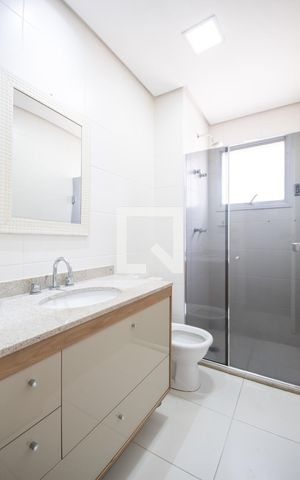 Apartamento à venda com 68m², 2 quartos e 1 vaga Apartamento à venda com 68m², 2 quartos e 1 vagaBanheiro da Suíte