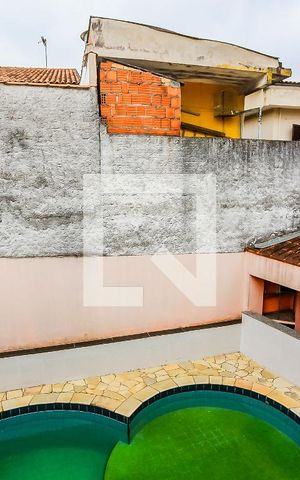 Casa à venda com 350m², 4 quartos e 3 vagas Casa à venda com 350m², 4 quartos e 3 vagasSuíte 3 - Vista