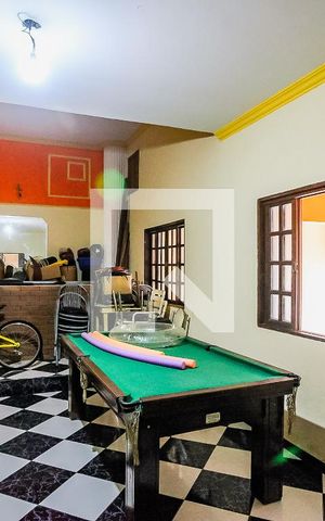 Casa à venda com 350m², 4 quartos e 3 vagas Casa à venda com 350m², 4 quartos e 3 vagasSalão de Jogos