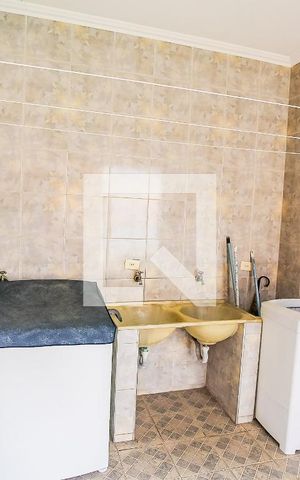 Casa à venda com 350m², 4 quartos e 3 vagas Casa à venda com 350m², 4 quartos e 3 vagasÁrea de Serviço