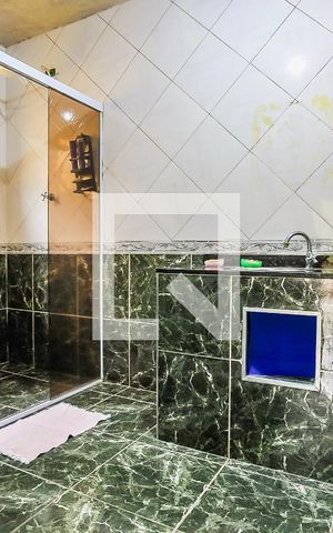 Casa à venda com 350m², 4 quartos e 3 vagas Casa à venda com 350m², 4 quartos e 3 vagasSuíte 2 - Banheiro
