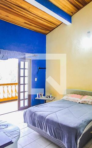Casa à venda com 350m², 4 quartos e 3 vagas Casa à venda com 350m², 4 quartos e 3 vagasSuíte 2