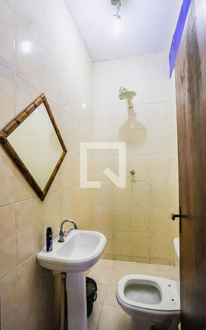 Casa à venda com 350m², 4 quartos e 3 vagas Casa à venda com 350m², 4 quartos e 3 vagasSuíte 3 - Banheiro