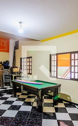 Casa à venda com 350m², 4 quartos e 3 vagas Casa à venda com 350m², 4 quartos e 3 vagasSalão de Jogos
