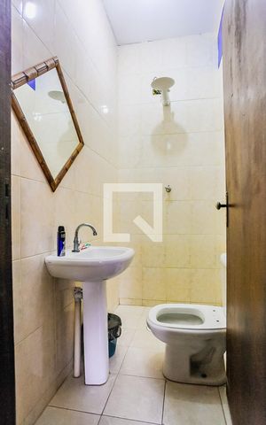 Casa à venda com 350m², 4 quartos e 3 vagas Casa à venda com 350m², 4 quartos e 3 vagasSuíte 3 - Banheiro