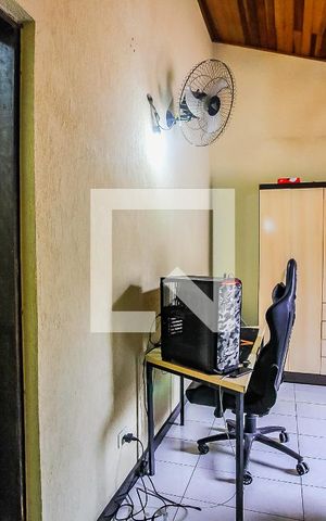 Casa à venda com 350m², 4 quartos e 3 vagas Casa à venda com 350m², 4 quartos e 3 vagasSuíte 3