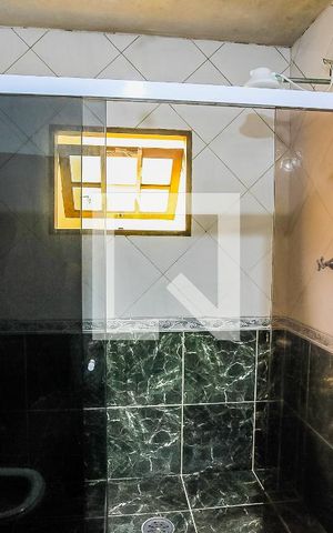 Casa à venda com 350m², 4 quartos e 3 vagas Casa à venda com 350m², 4 quartos e 3 vagasSuíte 2 - Banheiro