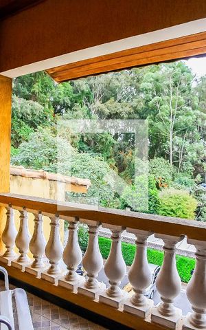 Casa à venda com 350m², 4 quartos e 3 vagas Casa à venda com 350m², 4 quartos e 3 vagasSuíte 1 - Varanda
