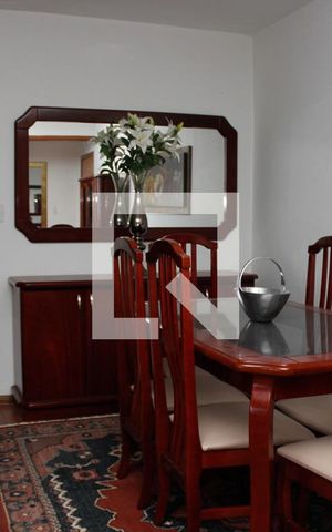 Apartamento à venda com 105m², 2 quartos e 1 vaga Apartamento à venda com 105m², 2 quartos e 1 vagaSala