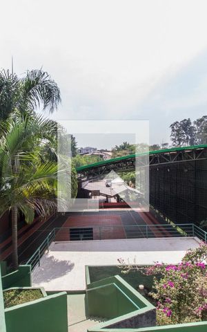 Casa à venda com 645m², 7 quartos e 3 vagasQuadra Esportiva