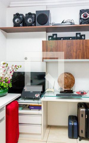 Apartamento à venda com 200m², 4 quartos e 2 vagas Apartamento à venda com 200m², 4 quartos e 2 vagasQuarto 1