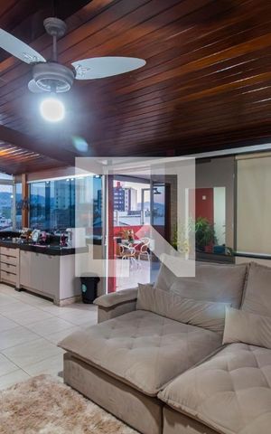 Apartamento à venda com 200m², 4 quartos e 2 vagas Apartamento à venda com 200m², 4 quartos e 2 vagasQuarto 4