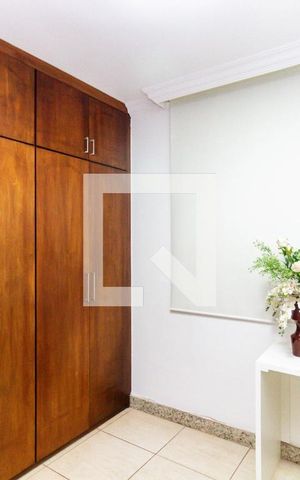 Apartamento à venda com 200m², 4 quartos e 2 vagas Apartamento à venda com 200m², 4 quartos e 2 vagasQuarto 1