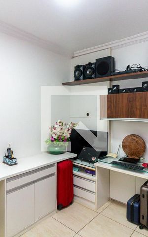 Apartamento à venda com 200m², 4 quartos e 2 vagas Apartamento à venda com 200m², 4 quartos e 2 vagasQuarto 1